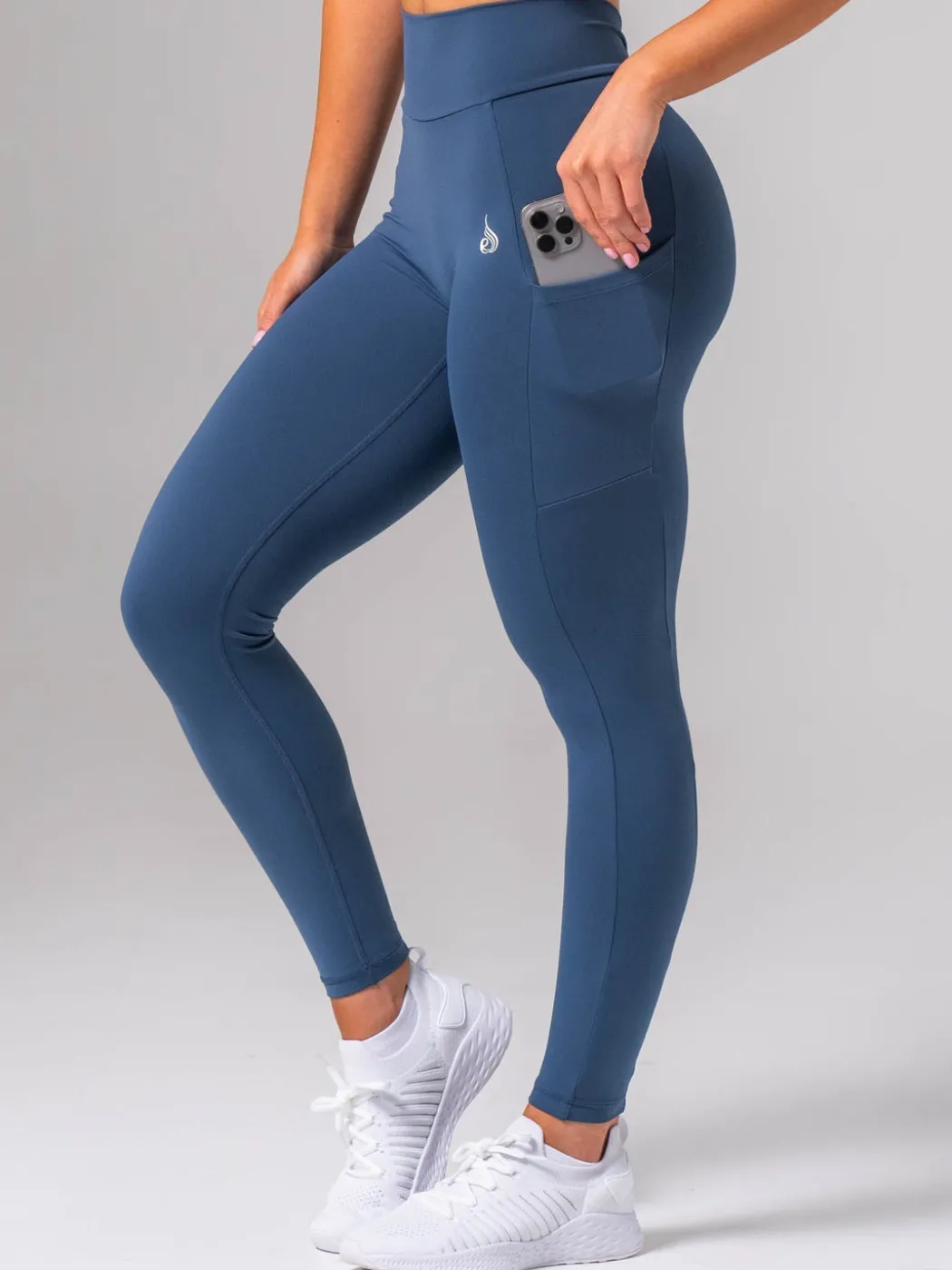 NKD V Scrunch Pocket Leggings