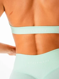 Sculpt Seamless Halter Bra